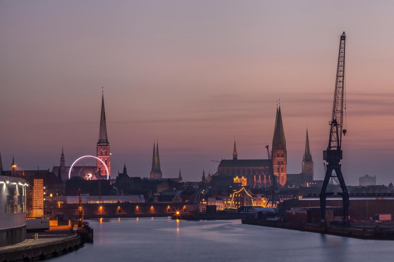 Hotel Die Reederin Lübeck Exteriör bild